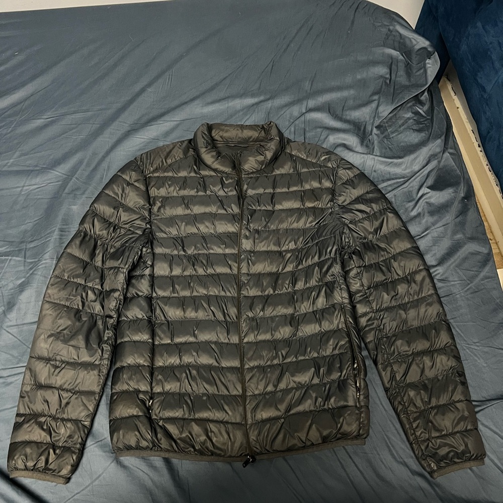 Zara Black Puffer Jacket with Quilted Design